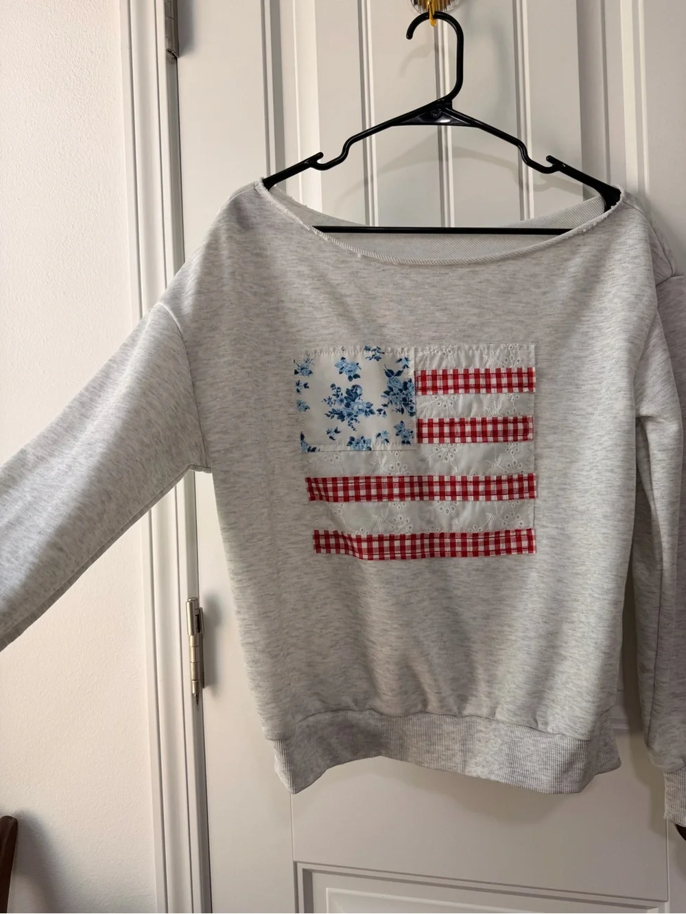 Light Gray Women's Sweatshirt with Red Gingham Flag Patch